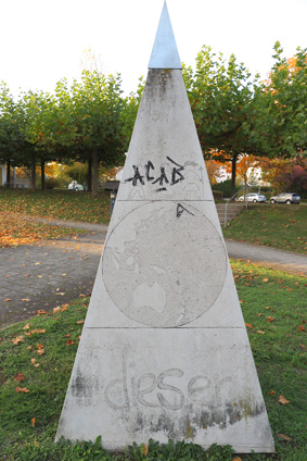 Pyramide zum Gedenken 50 Jahre Baden-Württemberg